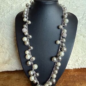 Elegant Silver and Pearl Chaps Necklace